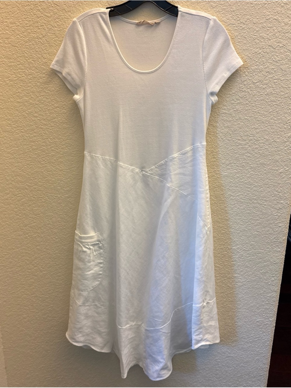 Simple White Short-Sleeve A-Line Dress